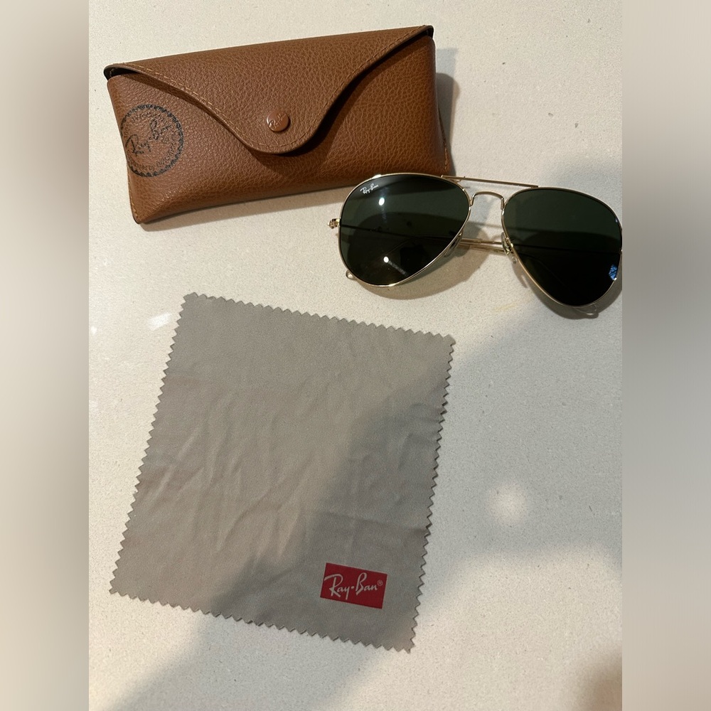 Ray-Ban Classic Aviators - Gold frame/green lenses. - Picture 2 of 12